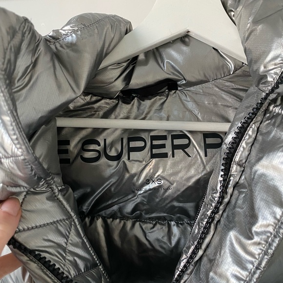 Aritzia Super Puff shorty Hi Gloss - Picture 4 of 4